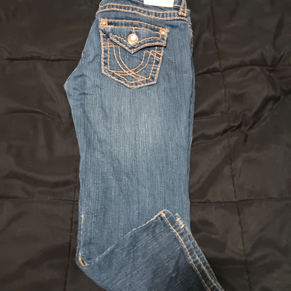 L.A. idol Blue Ankle Capri with Decorative Stitching